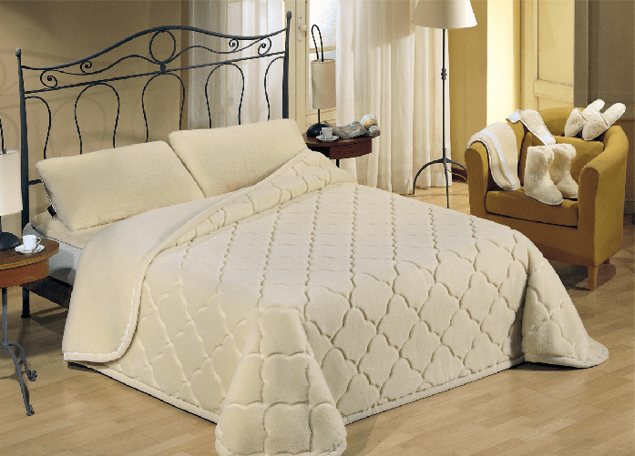 Coperta In Pura Lana Merinos Superwash Trapuntato Modello Nuvol