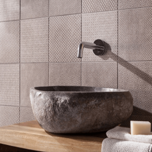 Pidema:Lavandino da appoggio in pietra di fiume Cipì, lavandini bagno a ciotola sospesi. Dimensioni 57x70xh15 cm.
