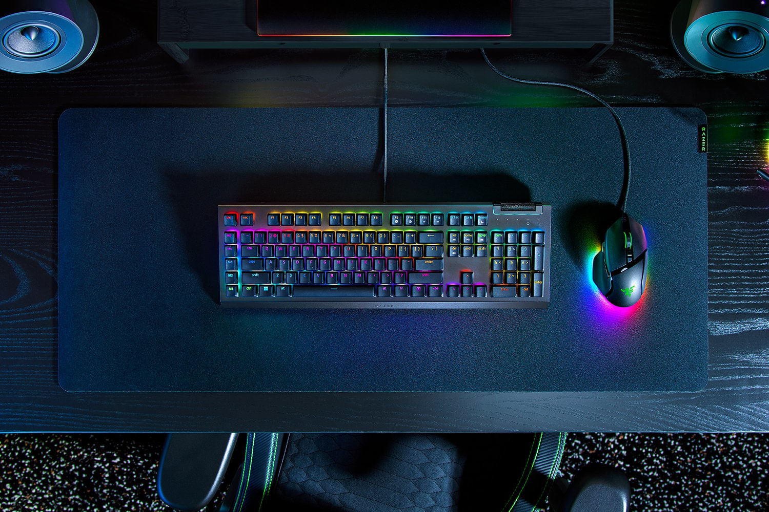 Razer BlackWidow V4 X tastiera USB QWERTY Italiano Nero