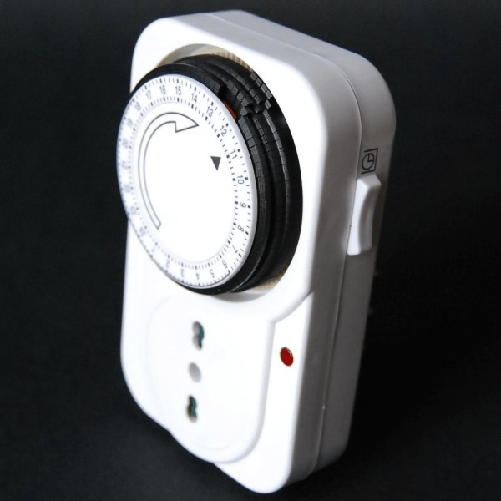 Timer Programmatore Meccanico Analogico Giornaliero Con Presa Bipasso 16a 24 Ore -