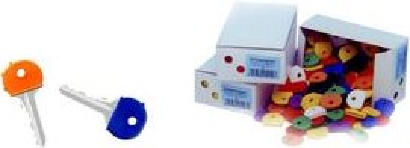 Portachiavi WEDO identificativi ad anello rotondi con diversi simboli tattili, ordinati per colore
